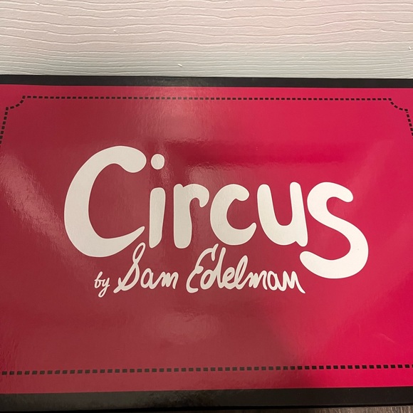 Sandals - Picture 8 of 9